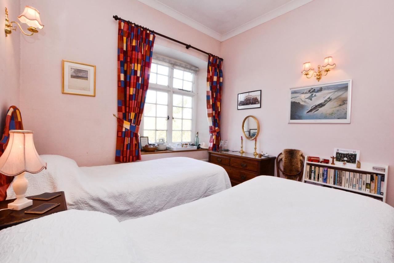 Bed and Breakfast The Old School Бистер Экстерьер фото